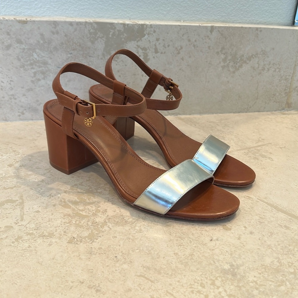 Tory Burch sandal brown with gold metallic strap size 9